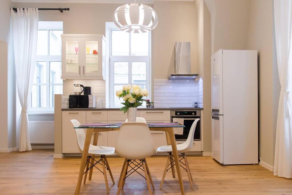Modern & Spacious 80M2 Apartment In Riga Old Town Exterior photo