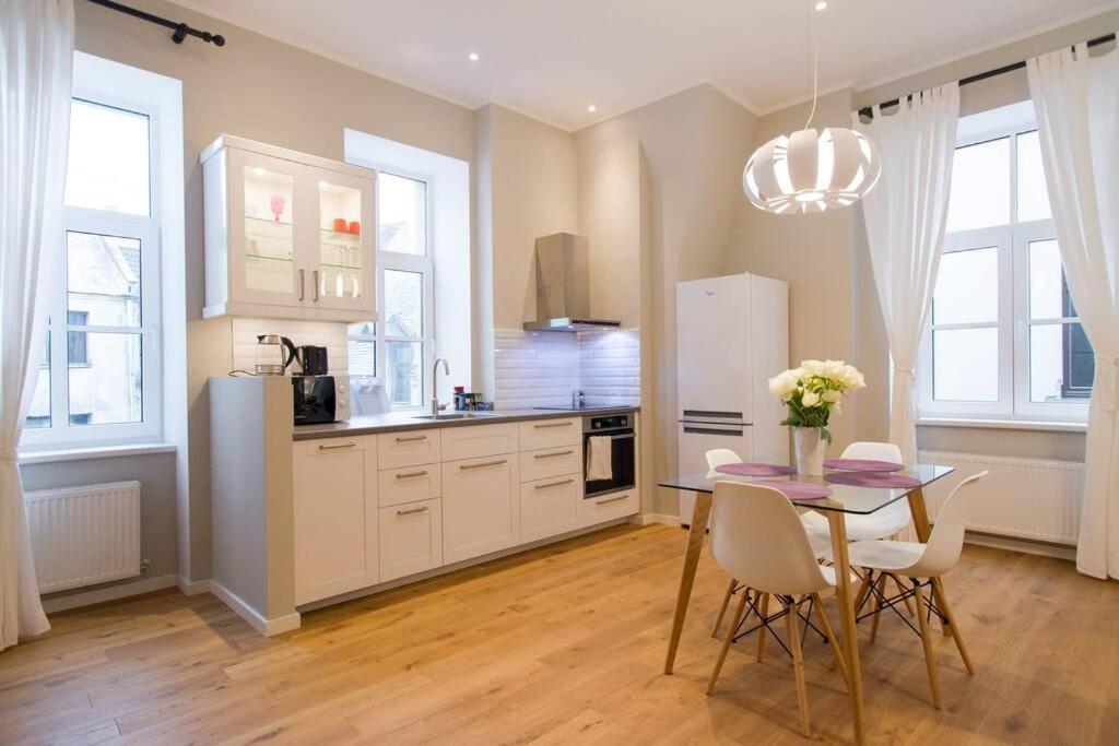 Modern & Spacious 80M2 Apartment In Riga Old Town Exterior photo