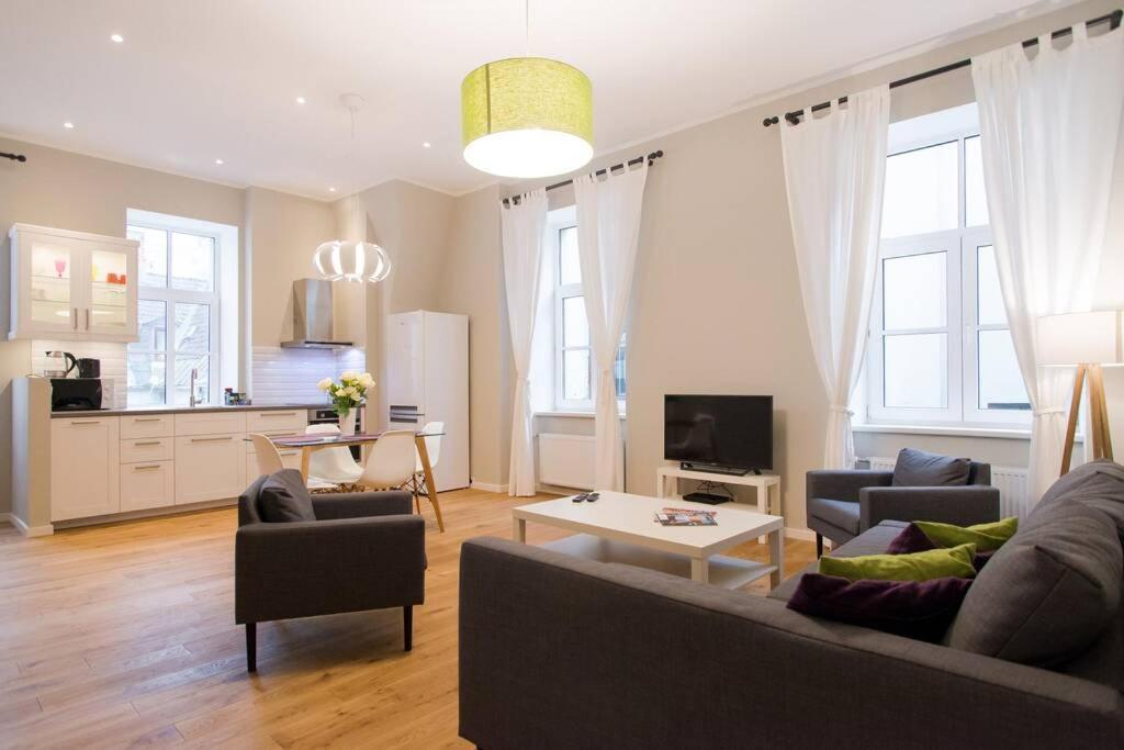 Modern & Spacious 80M2 Apartment In Riga Old Town Exterior photo